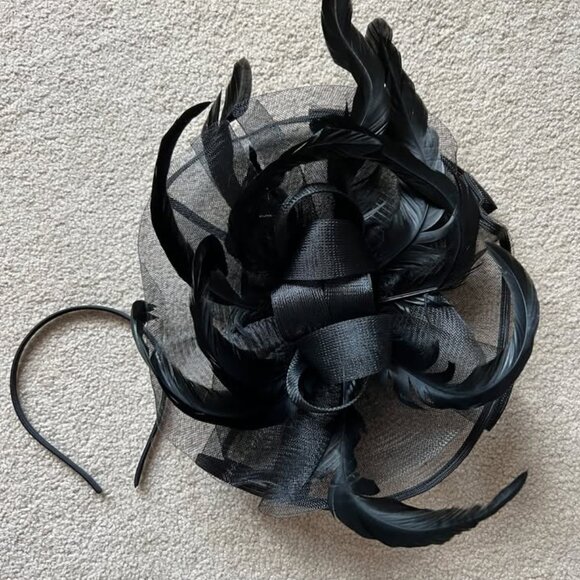 Fascinator Headpiece for Special Occasions - Picture 7 of 10